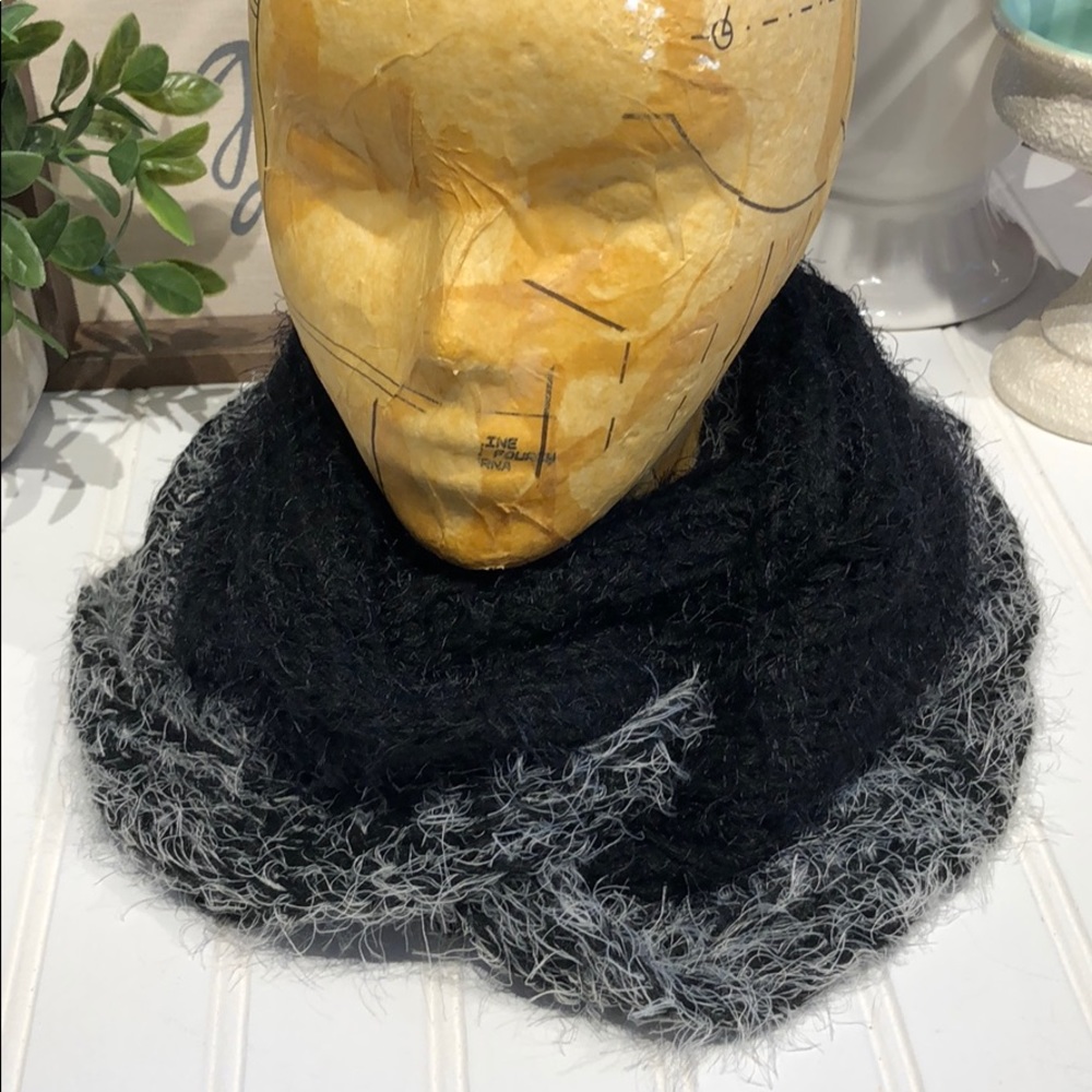 Modena scarf - Picture 2 of 7